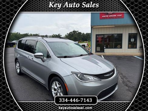 Used 2020 Chrysler Pacifica Limited FWD image 1