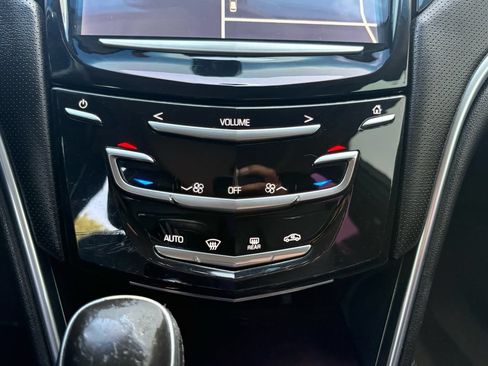 Used 2013 Cadillac XTS w/ Rear Seat Comfort Package FWD image 14