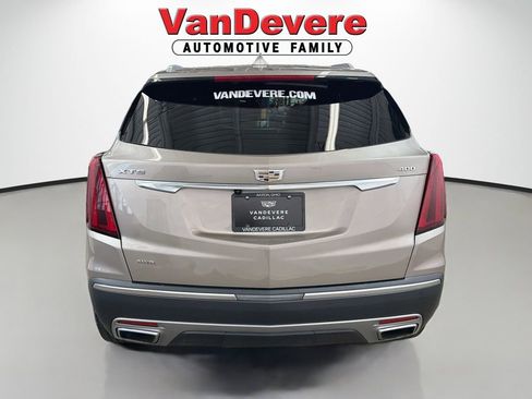 Used 2022 Cadillac XT5 Premium Luxury w/ LPO, Floor Liner Package AWD/4WD image 9