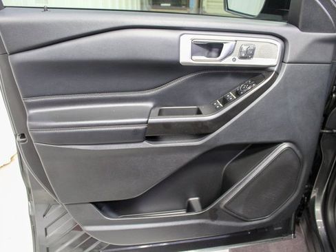 Used 2020 Ford Explorer Limited image 9