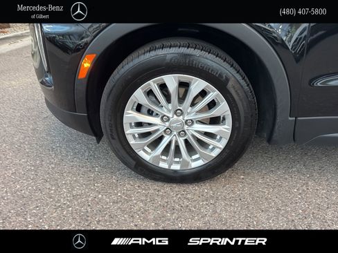 Used 2024 Cadillac XT4 Luxury w/ Cold Weather Package image 8