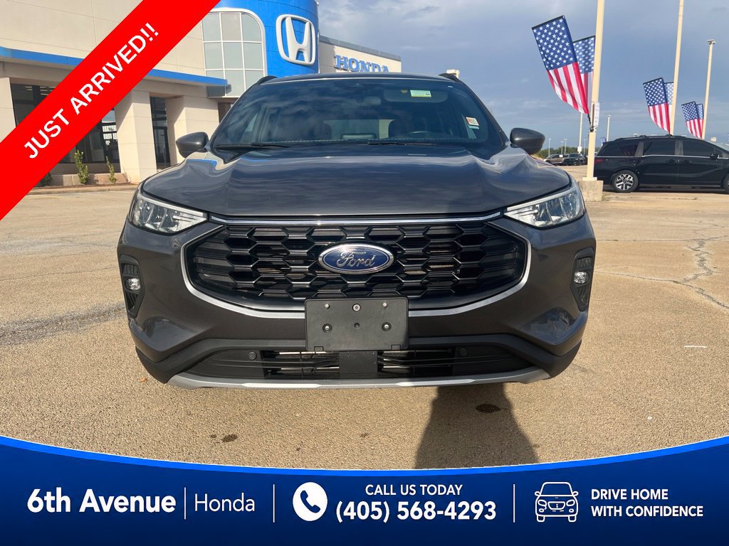 Used 2025 Ford Escape ST-Line Select AWD/4WD image 3