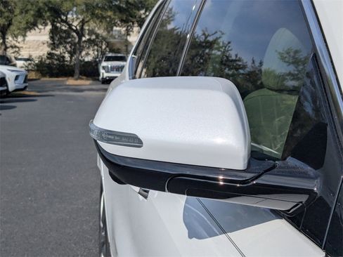 New 2026 Buick Enclave Avenir image 11