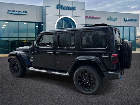 Used 2023 Jeep Wrangler Unlimited Sahara w/ Cold Weather Group AWD/4WD image 3