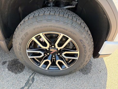 New 2026 GMC Sierra 1500 AT4 AWD/4WD image 11