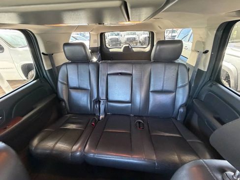 Used 2014 Chevrolet Suburban LT image 7