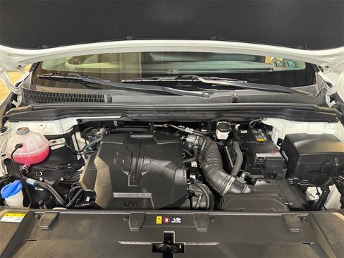 Used 2023 Kia Carnival LX image 27