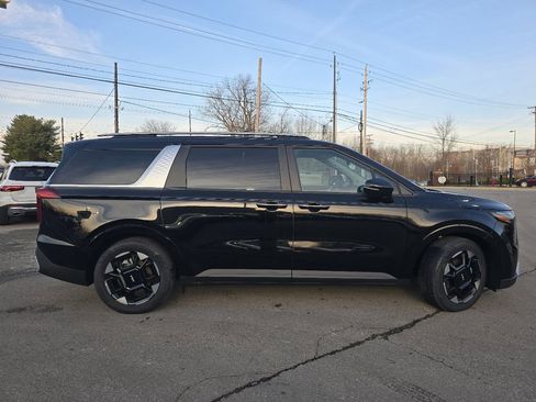 New 2026 Kia Carnival EX image 16