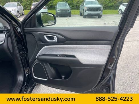 Used 2022 Jeep Compass Latitude AWD/4WD image 19