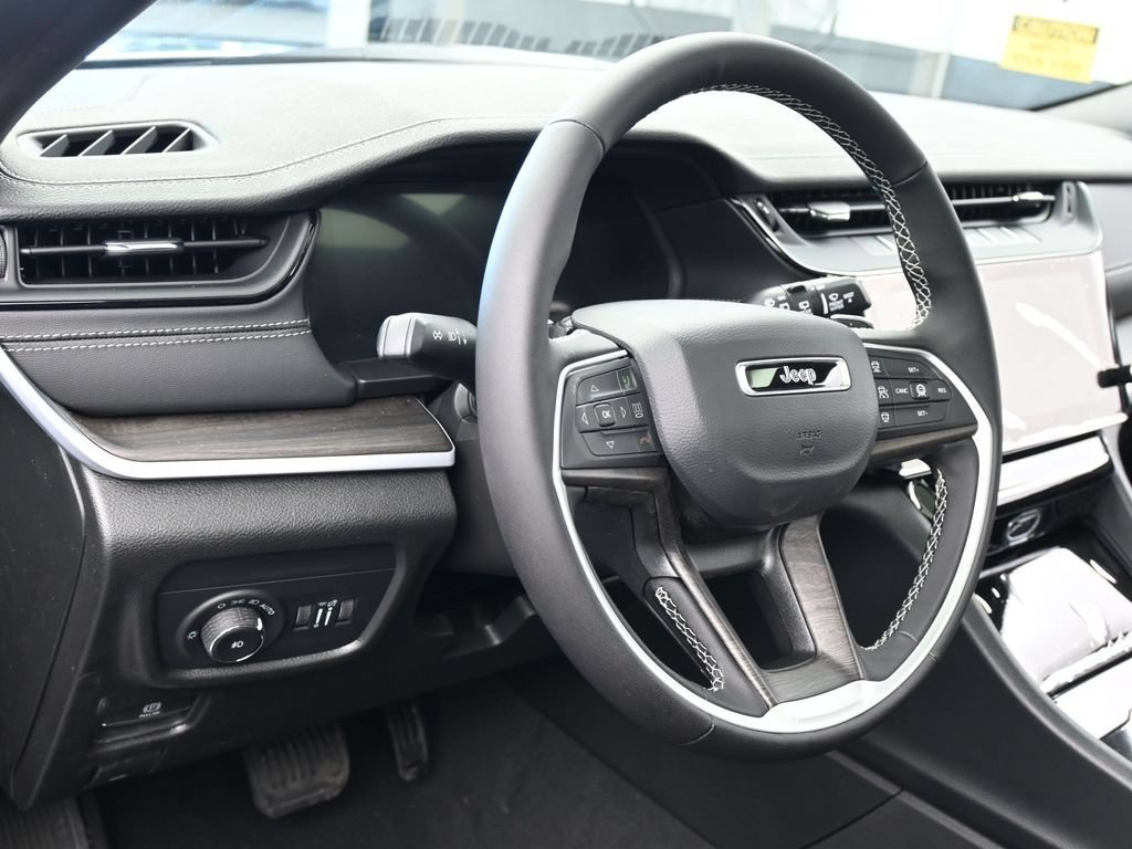 New 2026 Jeep Grand Cherokee L Limited RWD image 15