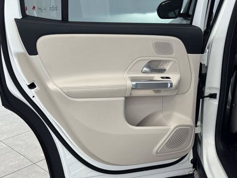 Certified 2023 Mercedes-Benz EQB 300 4MATIC image 4