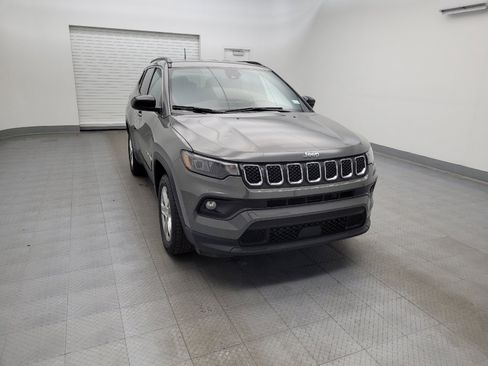 Used 2024 Jeep Compass Latitude image 14