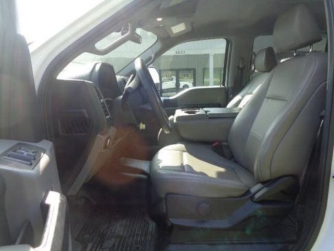 Used 2022 Ford F250 XL w/ Power Equipment Group AWD/4WD image 11