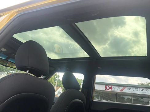 Used 2015 Kia Soul ! w/ Sun & Sound Package FWD image 11