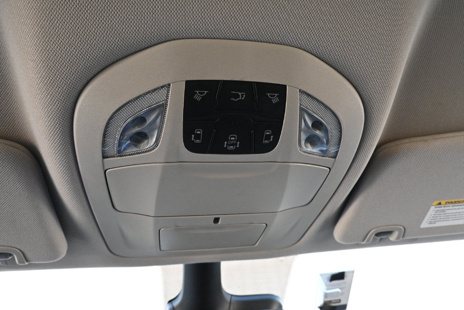 Used 2023 Chrysler Pacifica Touring-L FWD image 17
