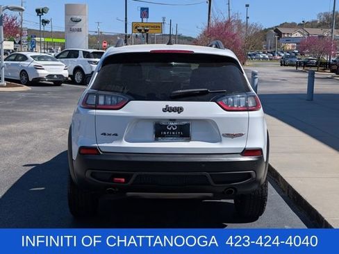 Used 2019 Jeep Cherokee Trailhawk AWD/4WD image 6