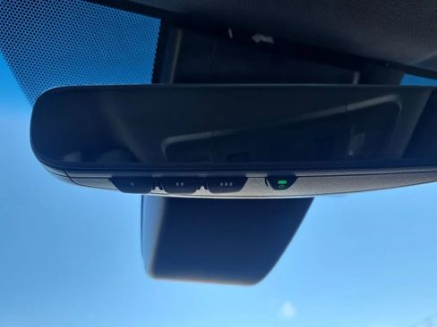 Used 2019 Toyota Avalon Limited image 42