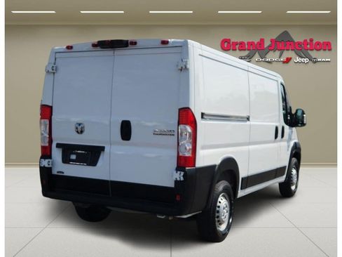 Used 2025 RAM ProMaster 2500 w/ Convenience Group FWD image 3