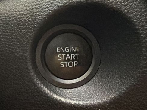 Used 2024 Toyota Corolla Cross LE FWD image 16