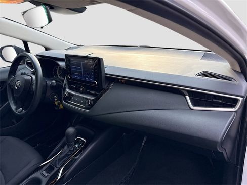 Used 2022 Toyota Corolla LE image 26