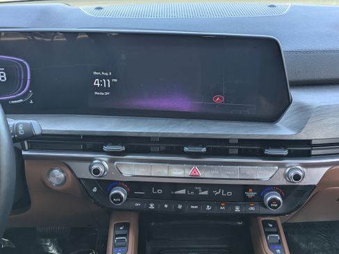 Certified 2025 Kia Telluride AWD image 19