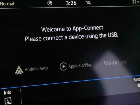 Certified 2022 Volkswagen Atlas SEL R-Line image 32