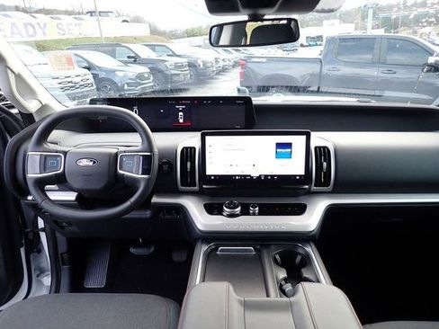 Certified 2025 Ford Expedition Active AWD/4WD image 22