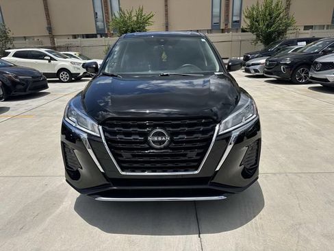 Used 2023 Nissan Kicks S FWD image 2
