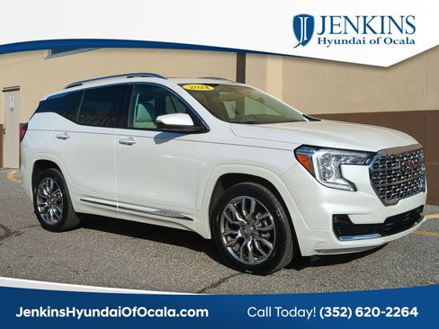 Used 2024 GMC Terrain Denali w/ Denali Premium Package image 1