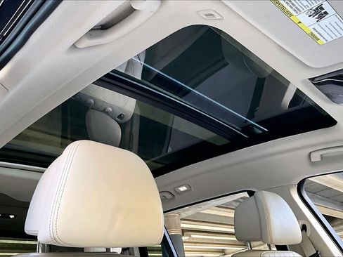 Used 2022 BMW X7 xDrive40i w/ Premium Package image 13