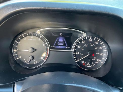 Used 2017 Nissan Pathfinder Platinum w/ Midnight Edition Package FWD image 23