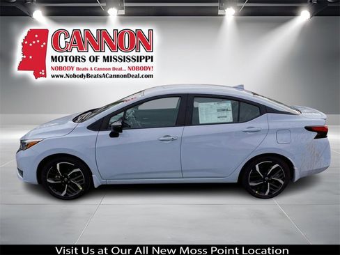 New 2025 Nissan Versa SR w/ Trunk Package image 4