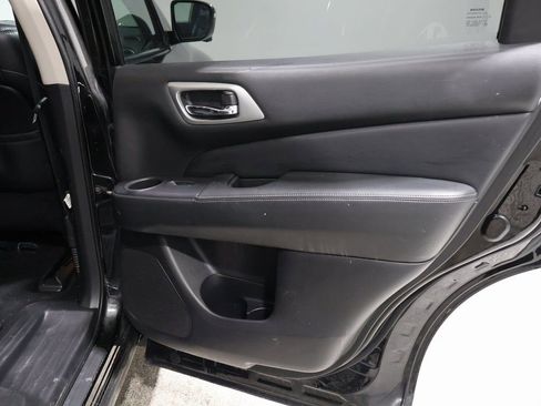 Used 2019 Nissan Pathfinder SL image 21