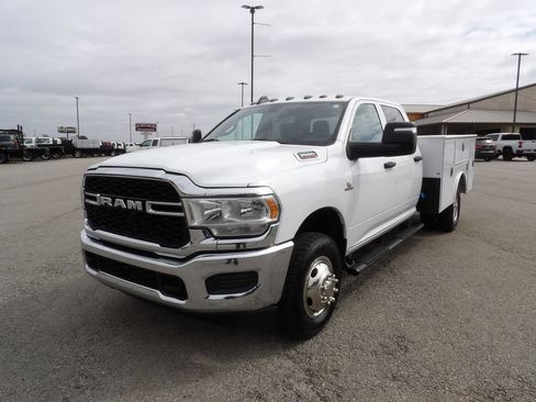 Used 2024 RAM 3500 Tradesman w/ Chrome Appearance Group AWD/4WD image 69