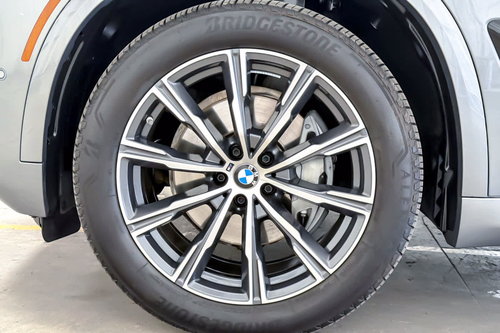Used 2026 BMW X5 xDrive40i w/ M Sport Package AWD/4WD image 27