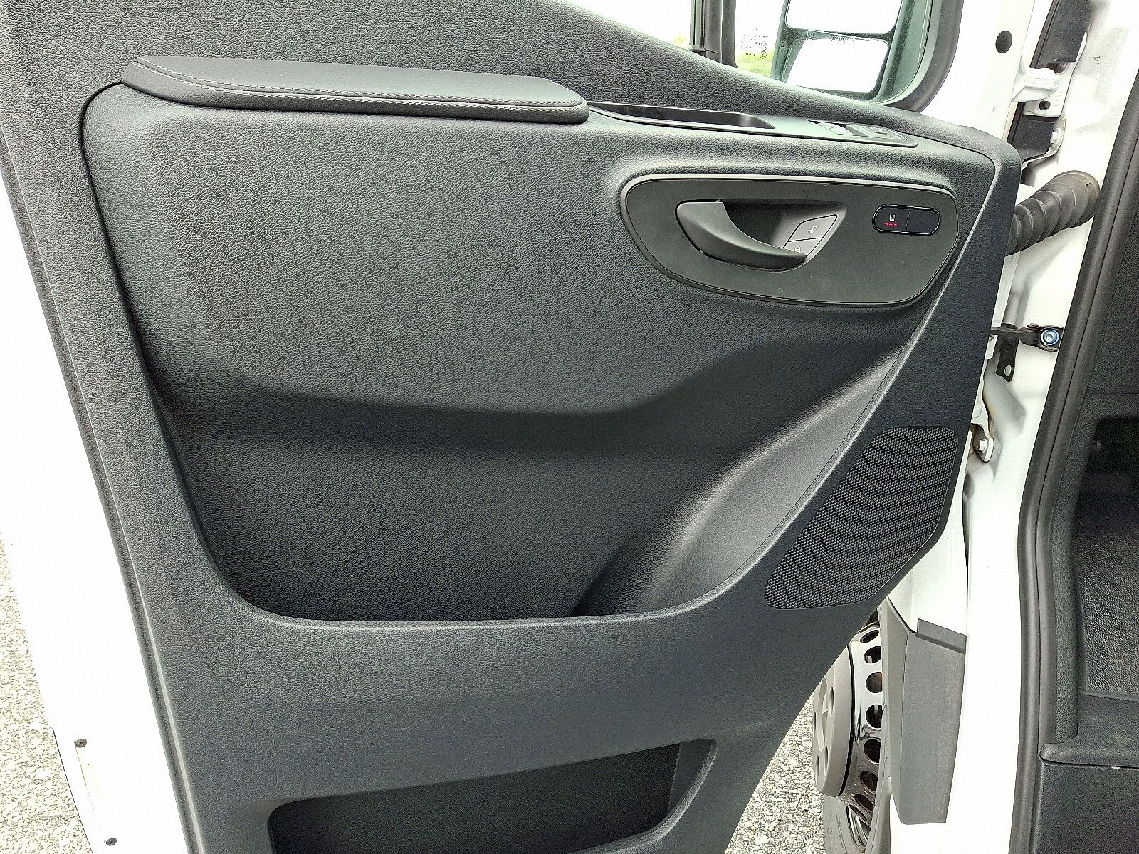 Used 2024 Mercedes-Benz Sprinter 3500 image 13