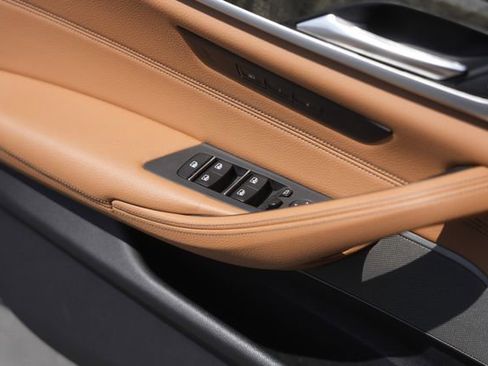 Used 2020 BMW 540i w/ M Sport Package image 29