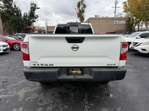 Used 2017 Nissan Titan S image 6