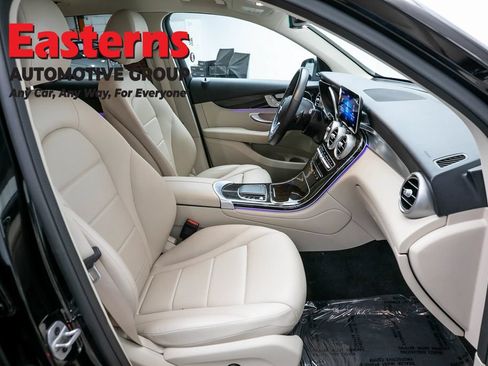 Used 2022 Mercedes-Benz GLC 300 4MATIC w/ Premium Package Lite image 25