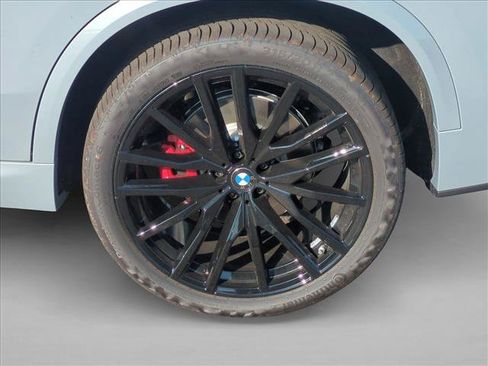 New 2026 BMW X5 xDrive40i w/ M Sport Package AWD/4WD image 10
