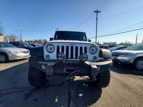 Used 2017 Jeep Wrangler Unlimited Rubicon w/ Cold Weather Group AWD/4WD image 7