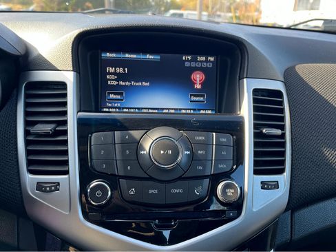 Used 2015 Chevrolet Cruze LT image 11