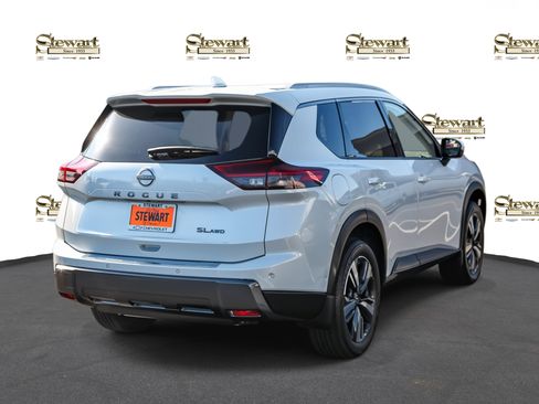 Used 2025 Nissan Rogue SL image 22