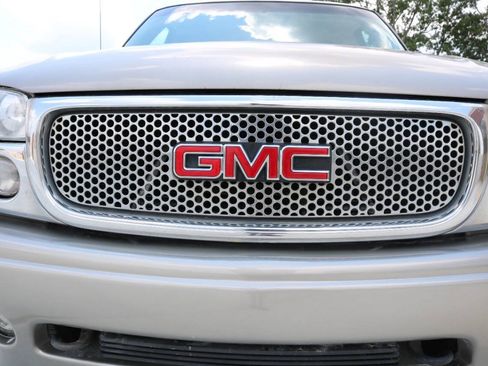 Used 2001 GMC Yukon XL Denali AWD/4WD image 57