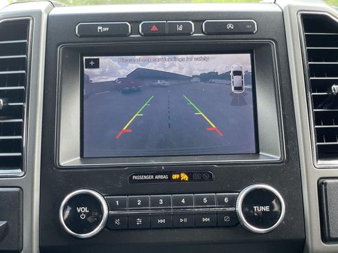 Used 2019 Ford Expedition Max XLT w/ Equipment Group 202A RWD image 25