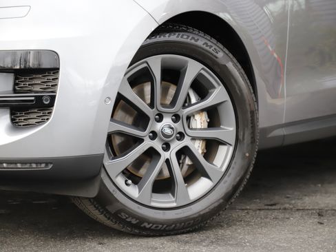 Certified 2025 Land Rover Range Rover Sport S image 2