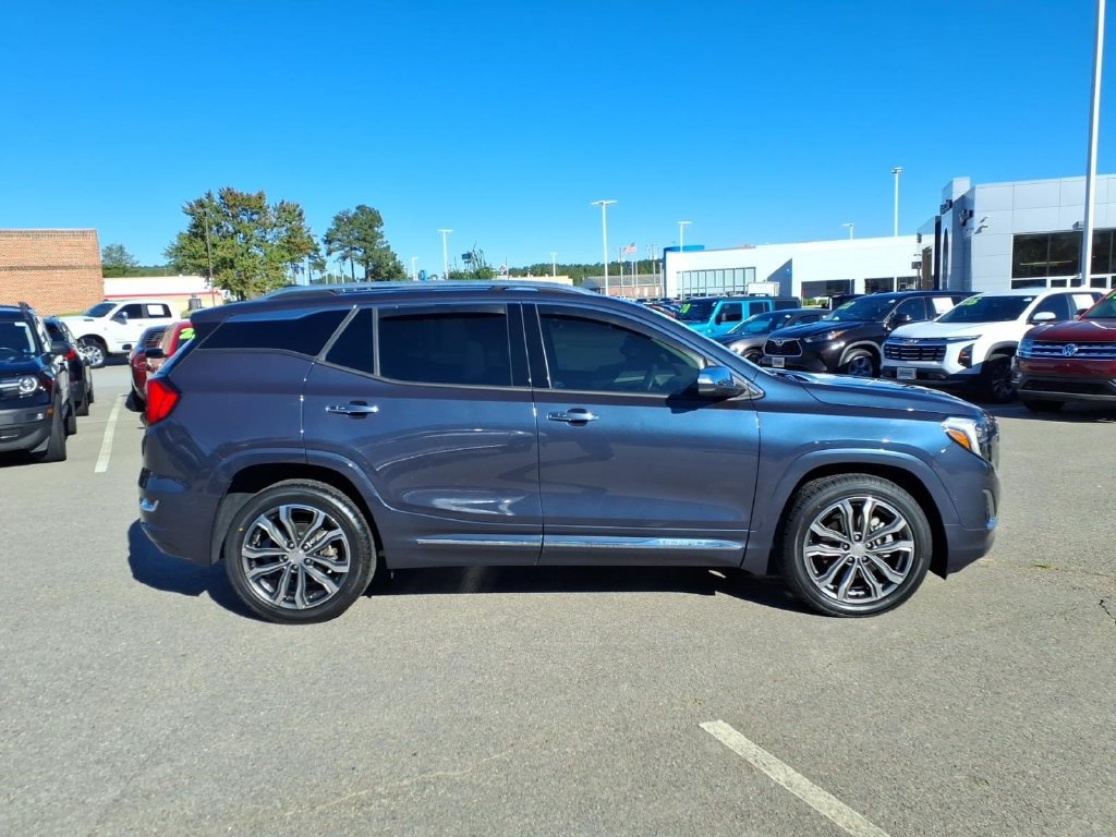 Used 2019 GMC Terrain Denali w/ Advanced Safety Package FWD image 3