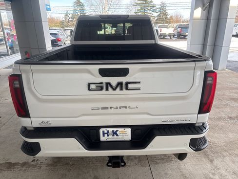 Used 2025 GMC Sierra 2500 Denali w/ Technology Package image 5