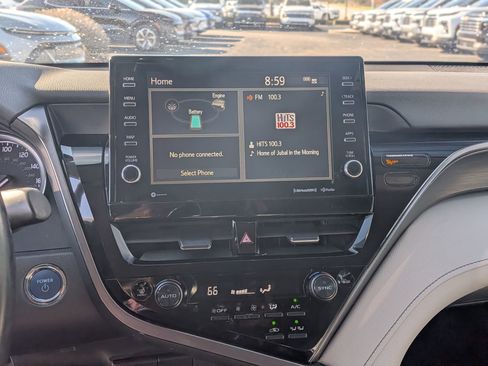 Used 2022 Toyota Camry XLE image 25