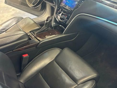 Used 2015 Cadillac XTS Luxury AWD/4WD image 11
